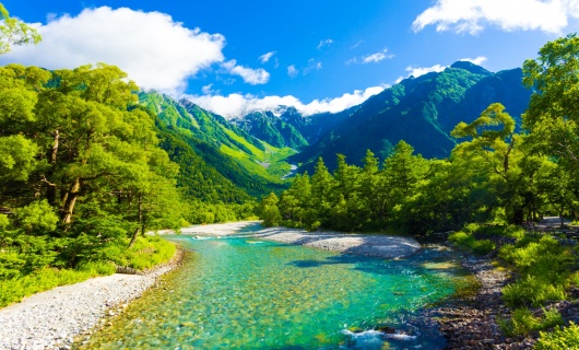 Rivière parc de Kamikochi, Japon