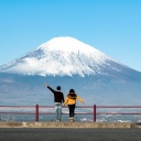 Couple devant le Mont Fuji, Japon