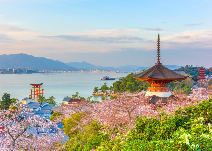 Ile de Miyajima au printemps, baie Hiroshima, Japon