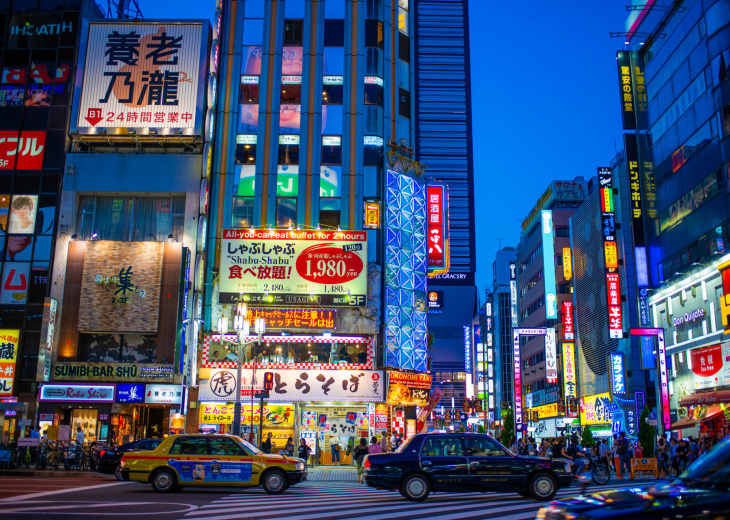 Panneaux publicitaires, quartier de Shinjuku, Tokyo