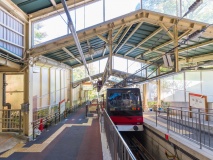 Train à la gare d'Hakone