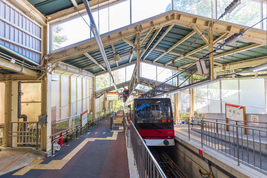 Train à la gare d'Hakone