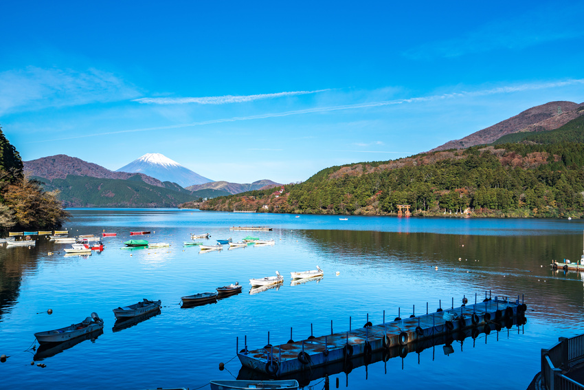 Vue sur le Mont Fuji depuis le lac Ashi